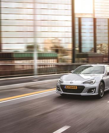 SPORTS_MODEL_PHOTOGRAPHY_GRADE_A_BRZ_2_CMYK HR